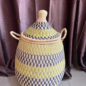 Wicker laundry basket with lid| handwoven bedding storage