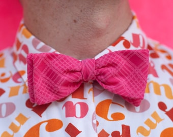 magenta monochromatic plaid bow tie // hot pink mens bow tie