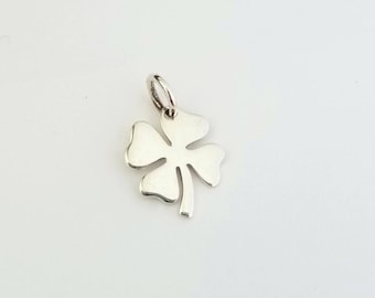 Colgante de trébol de cuatro hojas de plata de ley, colgante de trébol de plata de ley .925, regalo para el Día de San Patricio, joyería irlandesa, amuleto de la suerte de E. Ria Designs