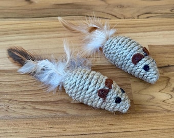 Handmade Sisal Mouse Cat Toy: Interactive Kitten Gift
