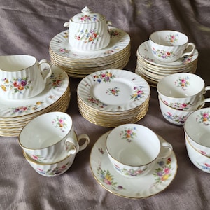 Vintage Minton 8 piece Marlow Tea Set in perfect condition