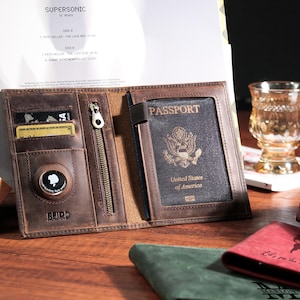 Funda de cuero para pasaporte AirTag / Funda de cuero personalizada para pasaporte / Organizador de documentos de viaje / Cartera para pasaporte, regalo de viaje
