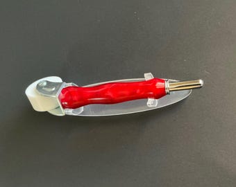 Beautiful wood seam ripper/seam roller for quilting/sewing.  Great tool for the sewing room; give as a thoughtful gift.