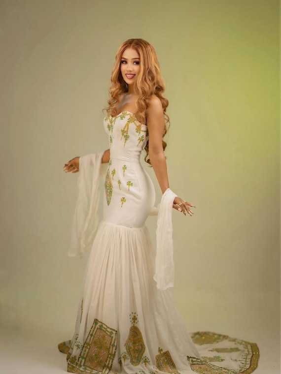 white and gold mermaid dress Sz 0 White/Gold Formal Bridal Dress Mermaid Gown Embellished Bodice