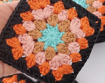 Lote com 24 peças de quadrados de crochê estilo vovó, com motivos boho multicoloridos, apliques para projetos DIY.