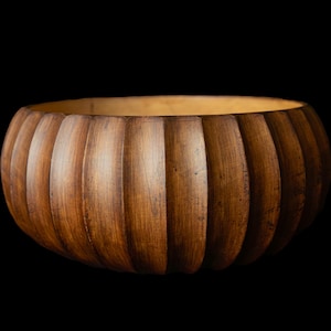 Handmade Olive Wood Bowl – Carved from a Single Piece – Artisan Decor from Ecuador