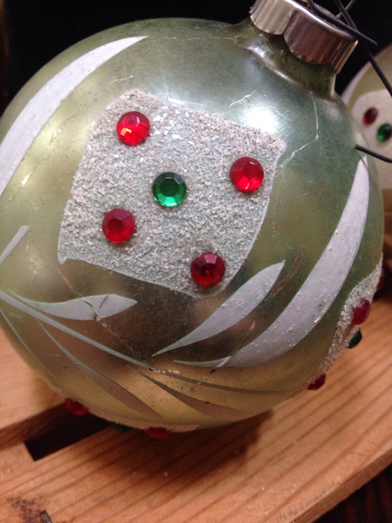 Midcentury Xmas balls dice image 2