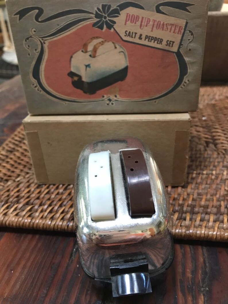 Vintage pop up toaster salt and pepper set Etsy