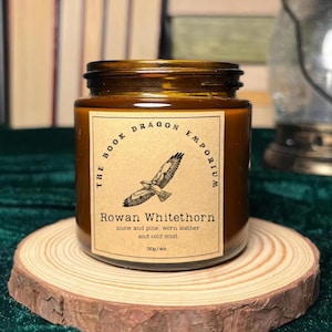 Rowan Whitethorn Candle – Throne of Glass Inspired | Pine, Leather & Mist Scent | Fantasy Book Candle Gift for SJM Fans | Bookish Home Decor