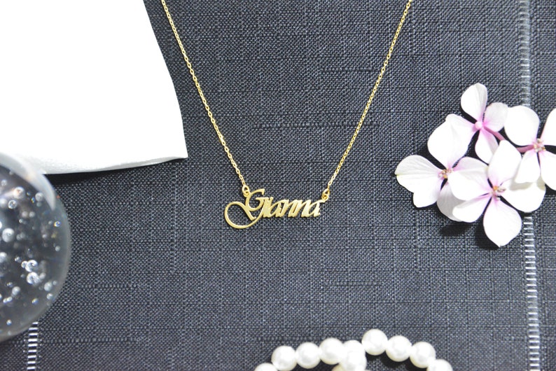 custom-name-necklace-personalized-nameplate-necklace-little-girl-name
