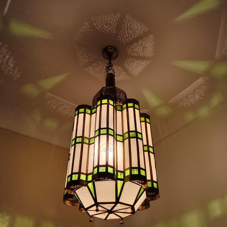 Latón con luz de cristal lechoso Colgante Lámpara marroquí, Luz colgante marroquí, Marruecos Lámpara colgante latón techo linterna marroquí