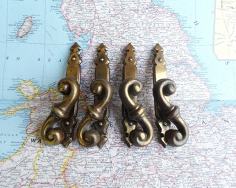 SALE! 4 curvy distressed brass metal pulls w/slim trimplates