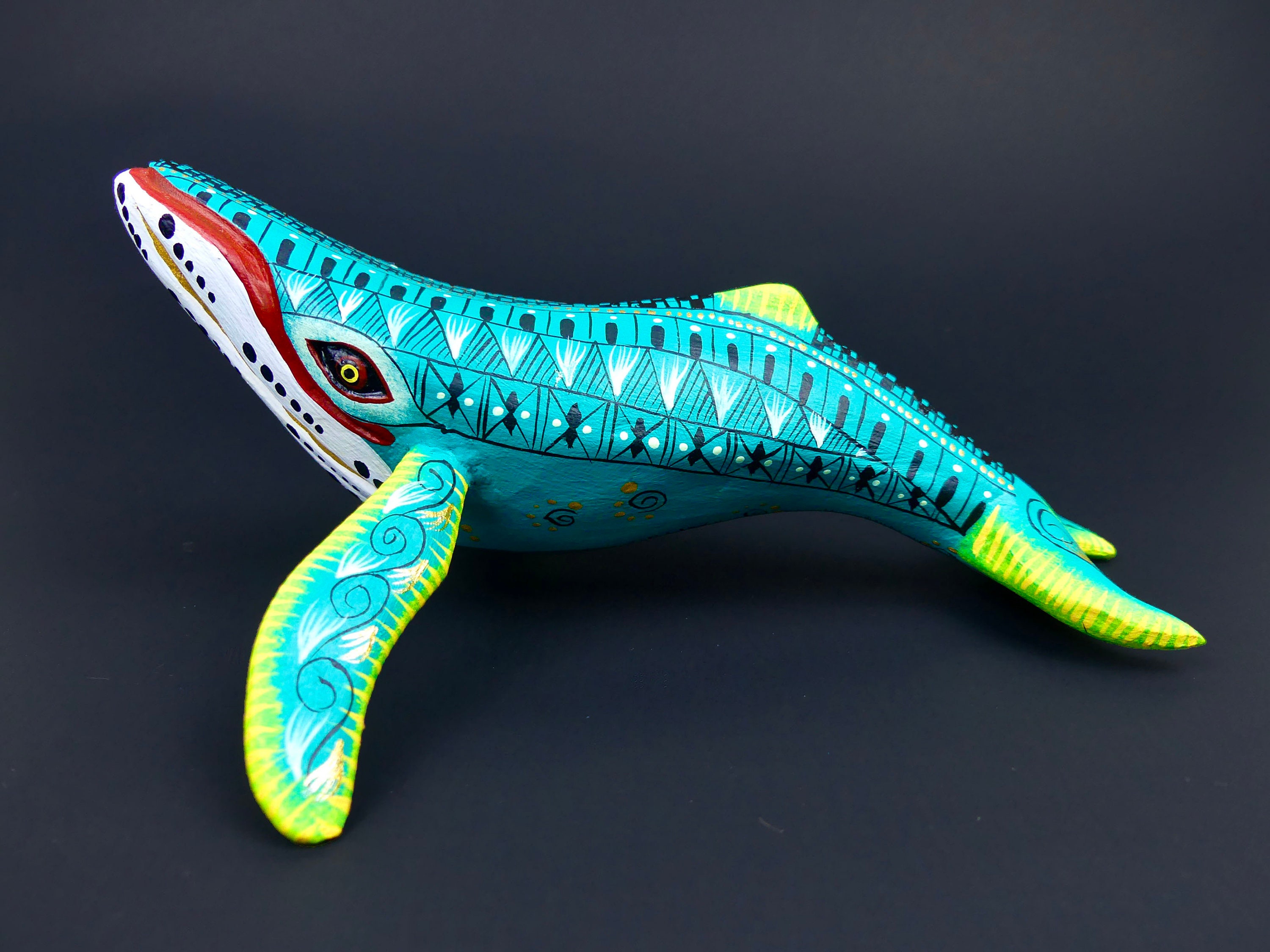 HUMPBACK WHALE Oaxacan Woodcarving, 7.25