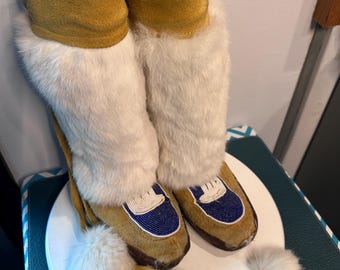 Vintage Beaded Fur Leather Mukluks – Native Crafted Canada, Size 9