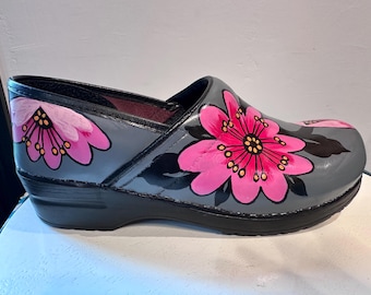 Sanita Clog's Professional Hand Painted Grey & Pink Flowers Unique  -EU 41 US Size 10