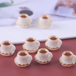 2 tazze da caffè in miniatura, graziose mini tazze da tè riempite, tazze in miniatura realistiche, forniture per l'artigianato in mini caffetteria per il tè pomeridiano della casa delle bambole