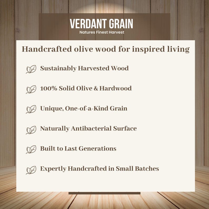 以下が含まれることがあります： Verdant Grainのプロモーション画像。クリーム色の背景にテキストが表示されています。持続可能な方法で収穫された木材、ユニークな木目、自然な抗菌性など、手作りのオリーブの木の利点を強調しています。