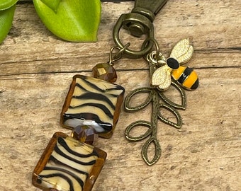 Sweet Honey Bee Purse Key Clip Bee Keychain Charms Bees Mother’s day Gift Nature Bumblebee