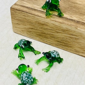 3 Glass Green Frogs Lampwork Figurines Speckled Tiny Toad Miniatures Happy Gift
