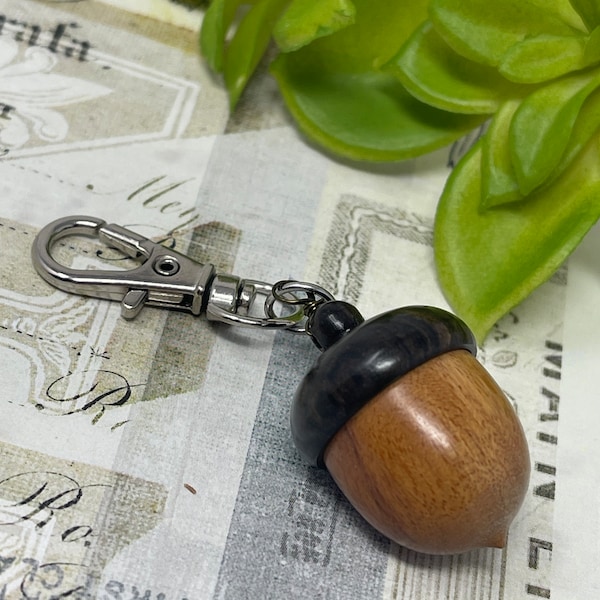 1 Wooden Ebony Acorn Nut Keepsake Clip Key Chain Wish Box - Acorn Locket for Mother's Day Charm Box