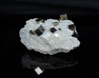 LG Pyrite Cube in Matrix La Rioja Spain