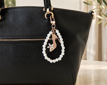Luxury Pearl Diamond-Covered High Heel Shoe Charm for Bag, Backpack, Purse – Elegant Keychain Accessory