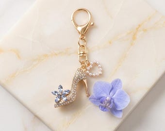 Luxury Diamond-Covered High Heel Shoe Charm for Bag, Backpack, Purse – Elegant Pearl Heart Keychain Accessory