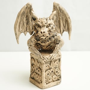 Gargoyle Statue Legendary Medieval Monster Figurine Demon Gargoyle Statue for Fantasy Art Lover and Gamer Decor Miniature Ceramic Gargoyle