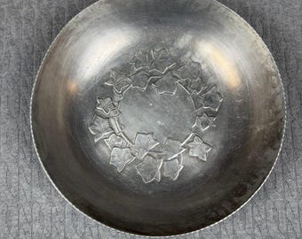 Everlast Vintage Forged Aluminum Decorative Bowl with Leaf Motif Ivy