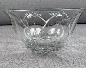 Vintage 10" Diameter  Clear  Pressed Glass  Serving Bowl 5" Deep Tulip USA