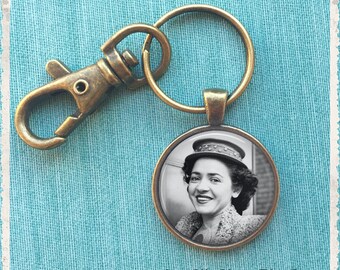 Personalized Photo Keychain, Custom Photo Keychain, Anniversary Gift, Long Distance Gift, Wedding Favor Gift, Key Chain, Key Holder