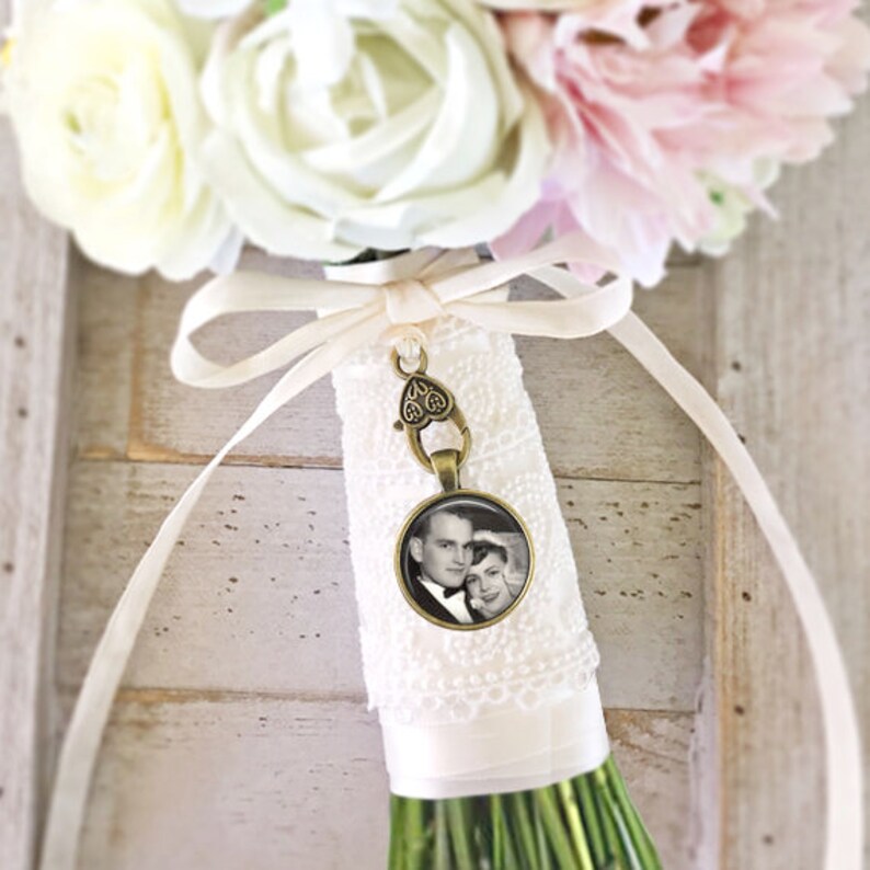 Bridal Bouquet Charm, Wedding Bouquet Photo Charm, Personalized Charm, Memorial Charm, Bouquet Pendant, Bridal Party Favor, Wedding Gift image 1