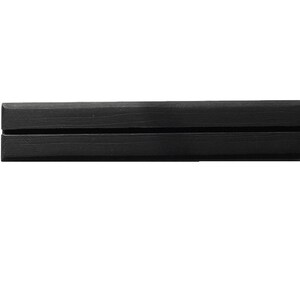 Puede incluir: Una caja rectangular de madera negra con tapa con bisagras. La caja est&aacute; hecha de madera oscura y tiene un dise&ntilde;o simple y minimalista. La caja probablemente se utiliza para guardar o exhibir objetos peque&ntilde;os.