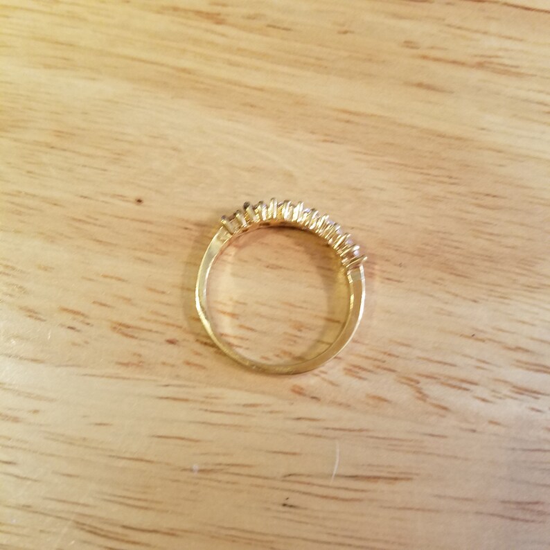size 8.25 vintage ring faux diamond band ring Vintage Gold Tone Rhinestone Ring
