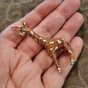 Vintage Enamel Giraffe Pendant, enamel pendant, vintage pendant, animal pendant