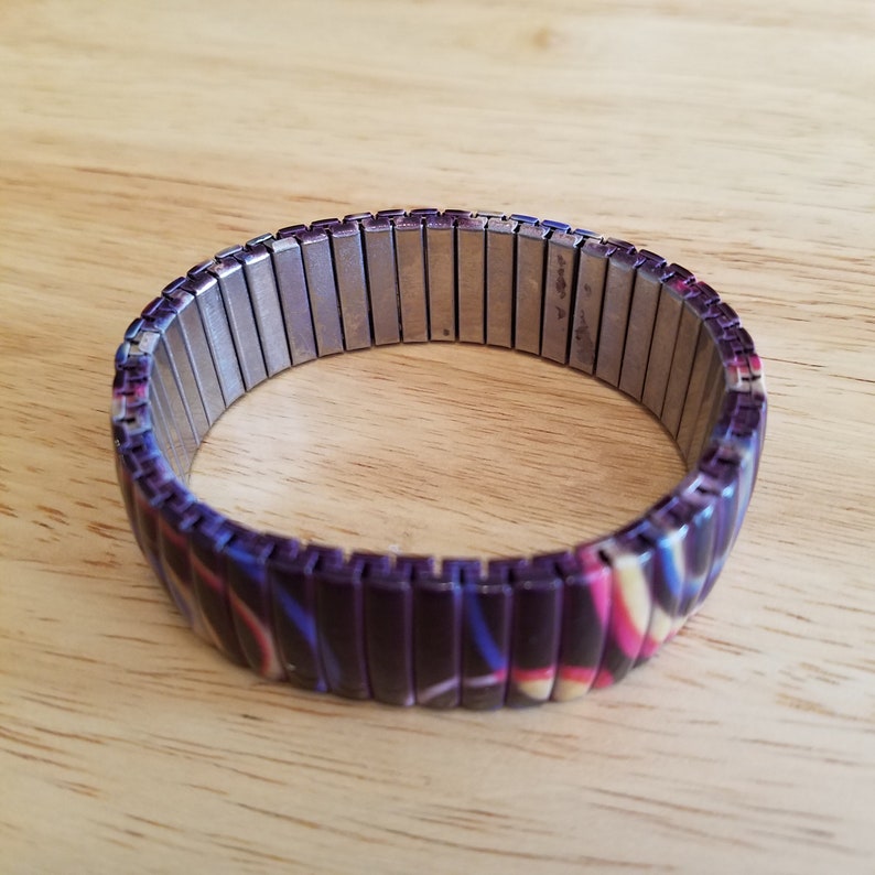 Vintage Black Rainbow Swirl Bracelet, metal stretch bracelet, enamel bracelet, vintage bracelet image 4