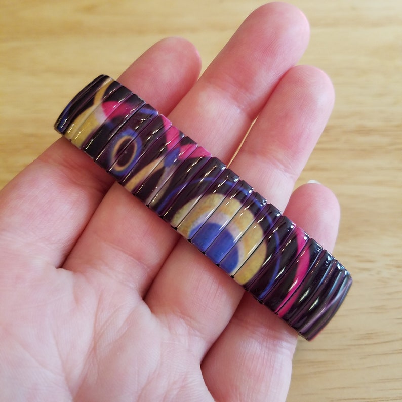 Vintage Black Rainbow Swirl Bracelet, metal stretch bracelet, enamel bracelet, vintage bracelet image 2