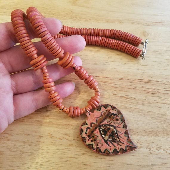 Vintage Orange Wood Necklace with Handpainted Lea… - image 2