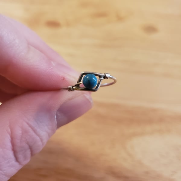 Vintage Turquoise Ring, size 7 silver tone ring, turquoise ring, petite ring, wire-wrapped vintage ring