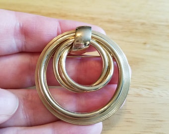 Large Vintage Gold Tone Brooch Pin, circle brooch, statement brooch, vintage brooch