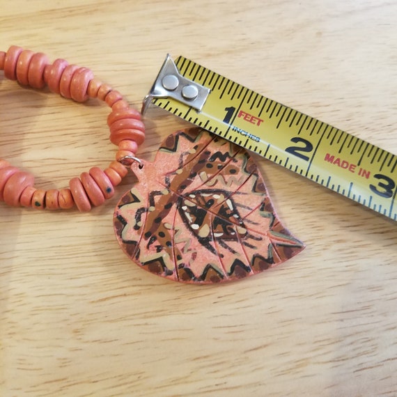 Vintage Orange Wood Necklace with Handpainted Lea… - image 6