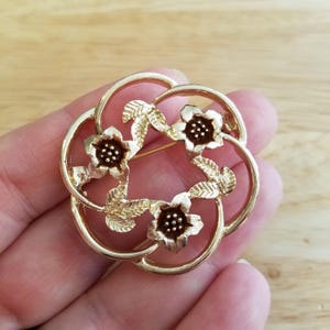 Vintage Sarah Coventry Flower Brooch Pin, gold tone brooch, signed Sarah statement brooch