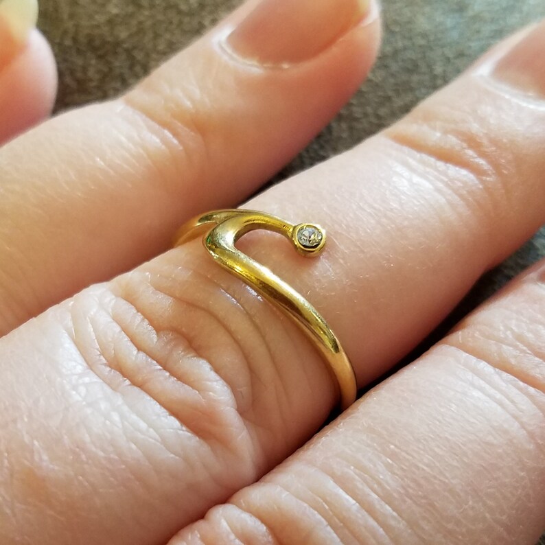 swirl ring band ring Vintage Avon Rhinestone Ring wave ring size 8.25 signed gold tone avon ring