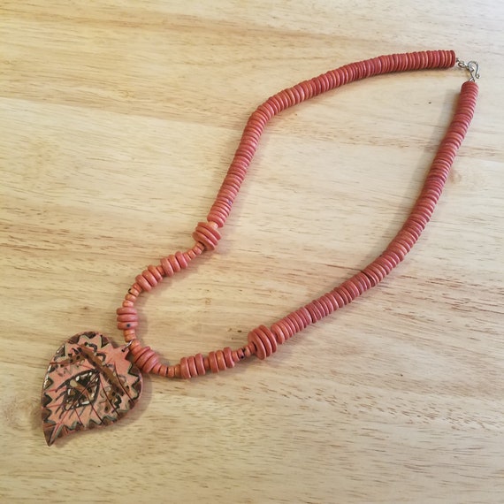 Vintage Orange Wood Necklace with Handpainted Lea… - image 3
