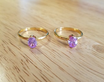 One Vintage Light Purple Rhinestone Ring, size 7.5 or size 8.25 gold tone ring, cocktail ring, vintage ring, rhinestone ring