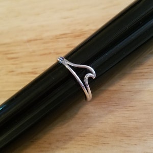 Vintage Silver Wave Ring, size 8.25 silver tone ring, ocean ring, vintage ring, band ring