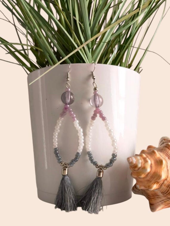 Boho earrings in Ibiza style, white/grey/sand, handmade, new