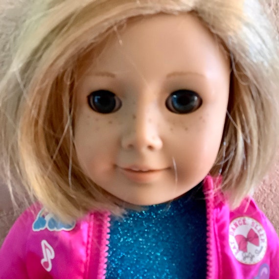 american girl doll with short blonde hair