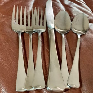 Vintage Stainless Oneida Flatware | 6 pieces | excellent condition
