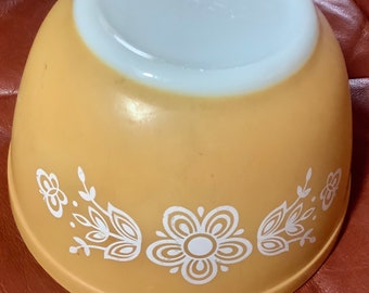 Cuenco de Pirex de Oro Vintage ( Vintage Gold Pyrex Bowl) Diámetro de 5,5" excelente estado de la casa ? Floral de oro